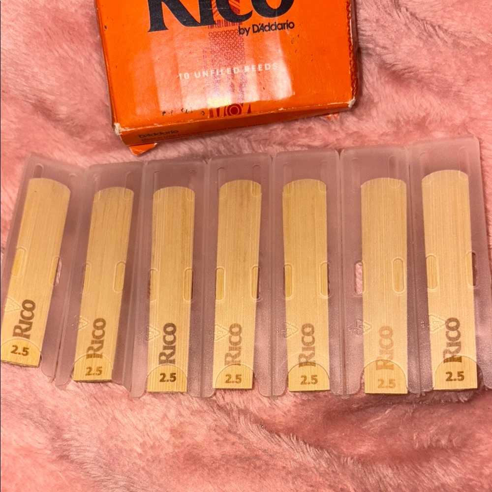 B♭ Clarinet Reeds - Picture 5 of 6